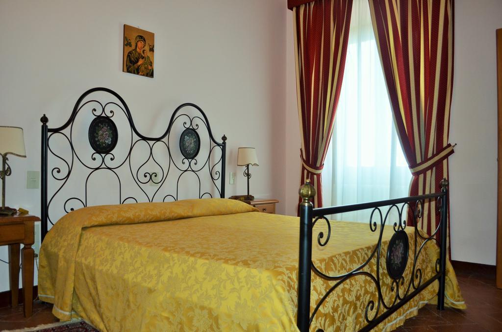 Hotel Oasi Neumann Cortona Eksteriør bilde