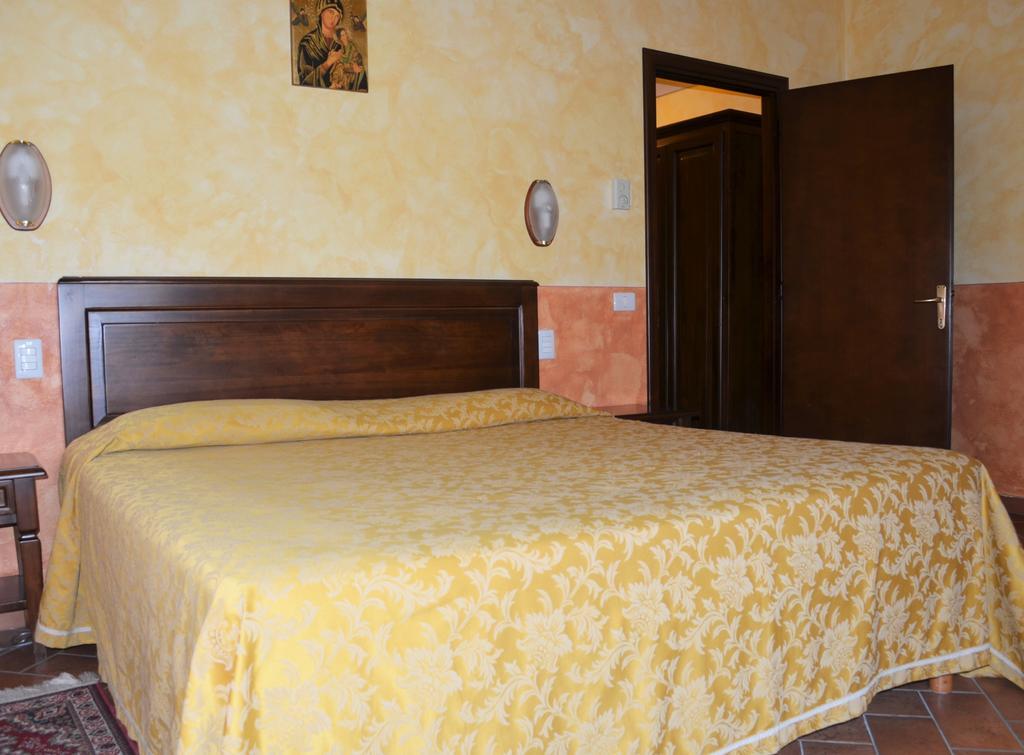 Hotel Oasi Neumann Cortona Eksteriør bilde