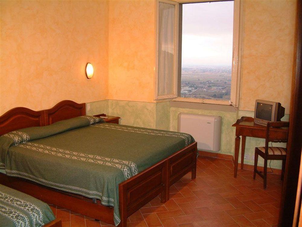 Hotel Oasi Neumann Cortona Eksteriør bilde