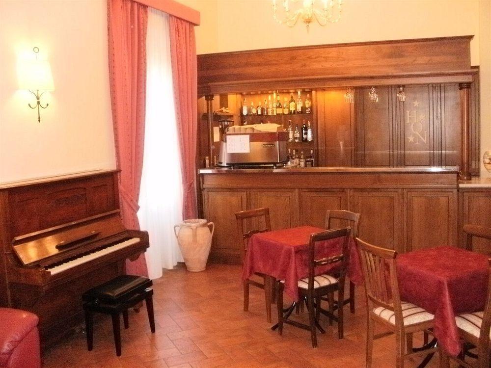 Hotel Oasi Neumann Cortona Eksteriør bilde