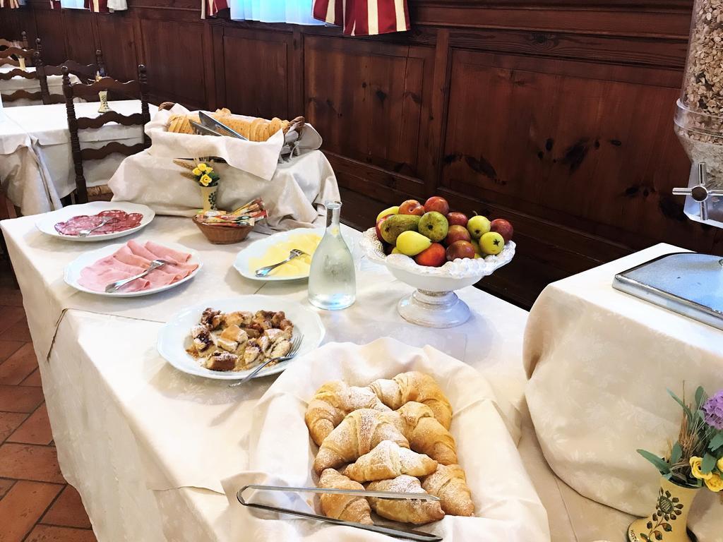 Hotel Oasi Neumann Cortona Eksteriør bilde