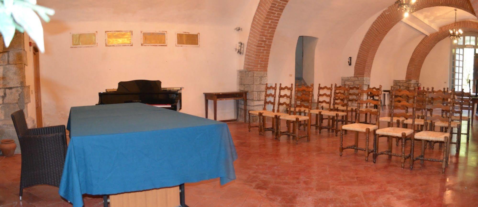Hotel Oasi Neumann Cortona Eksteriør bilde